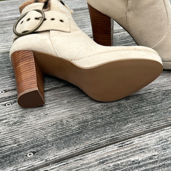 Heeled ankle boots - Picture 3 of 8